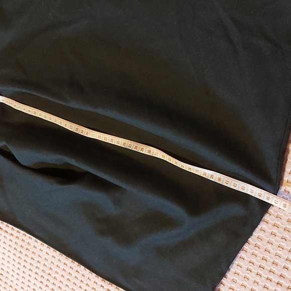 Woman's skirt - Picture 12 of 13